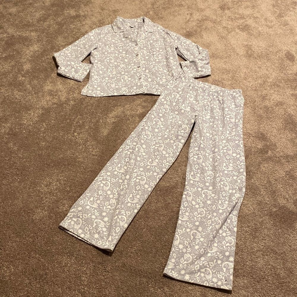Kim Rogers Gray White Fleece Pajama Set Button Top Pants Soft Cozy SIZE L